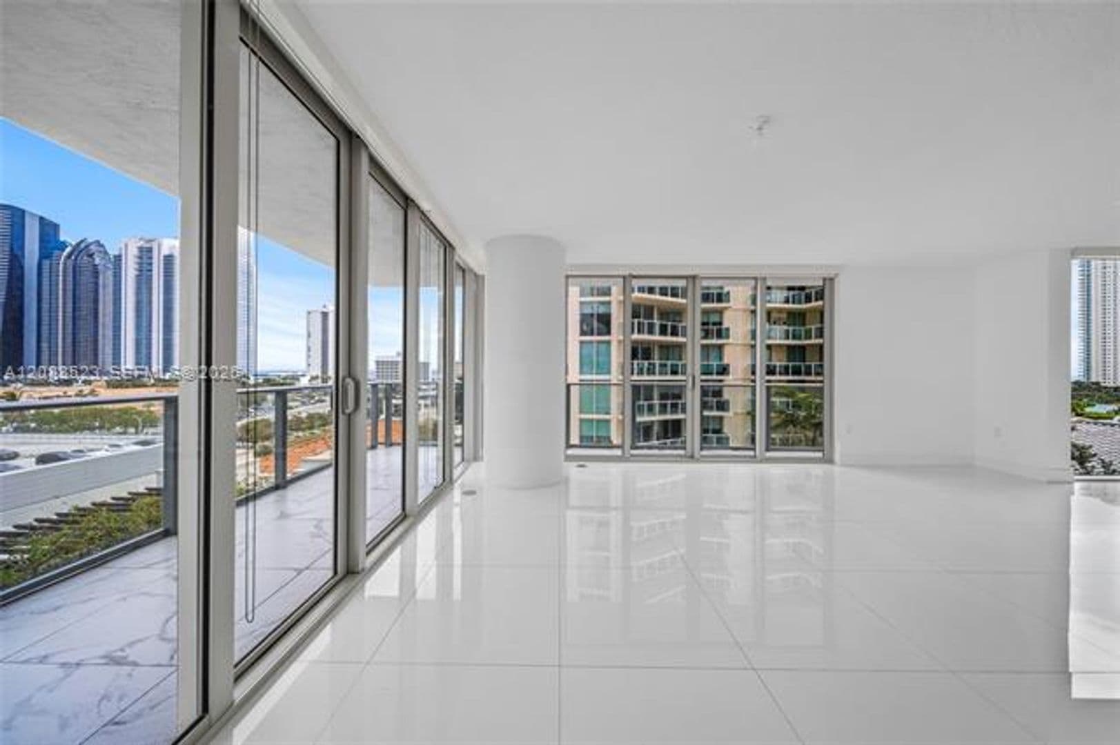 Sunny Isles Beach Condo: 300 Sunny Isles Blvd cu-4-701