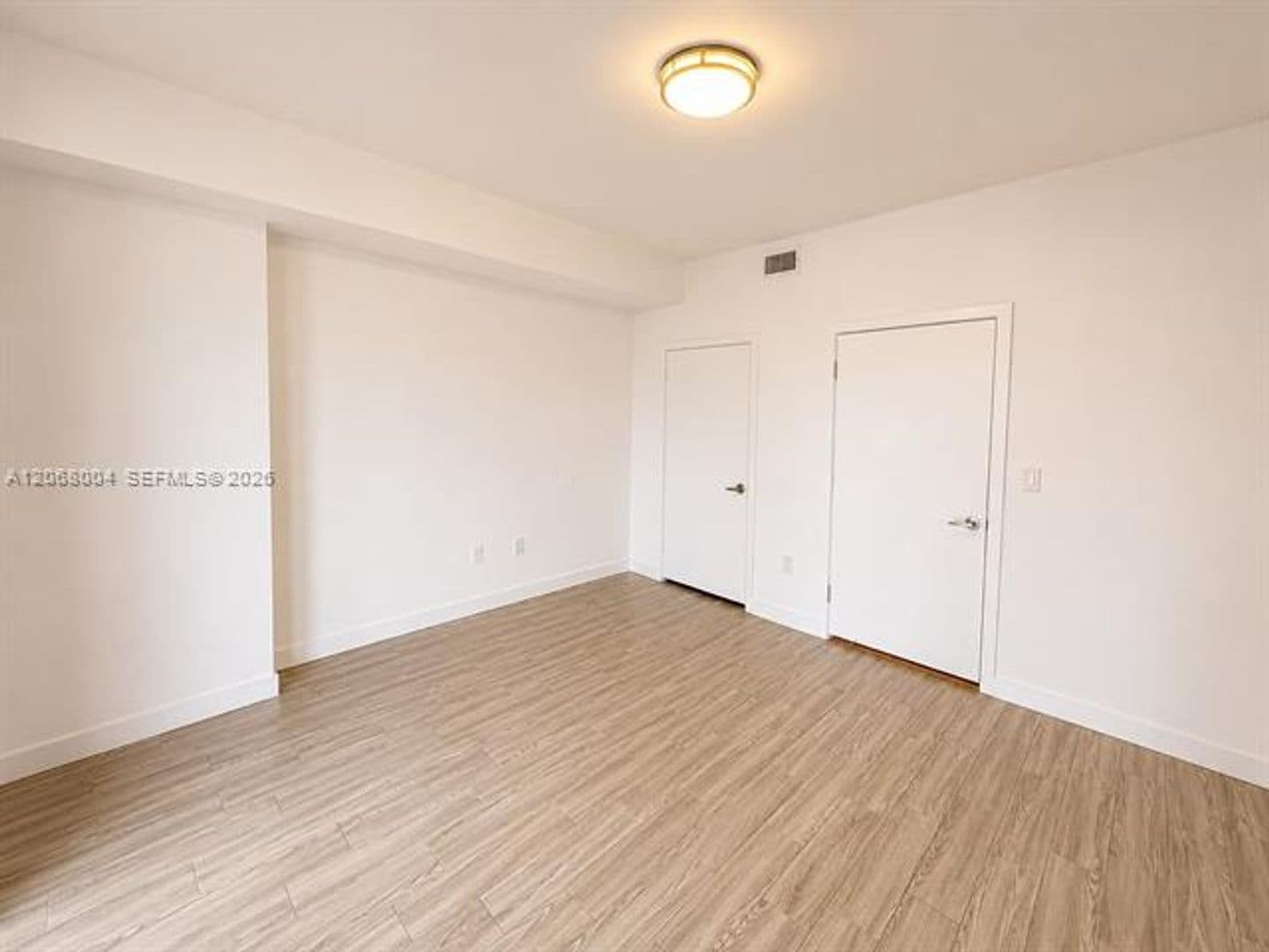 Miami House: 1111 SW 1st Ave cu-1722-N