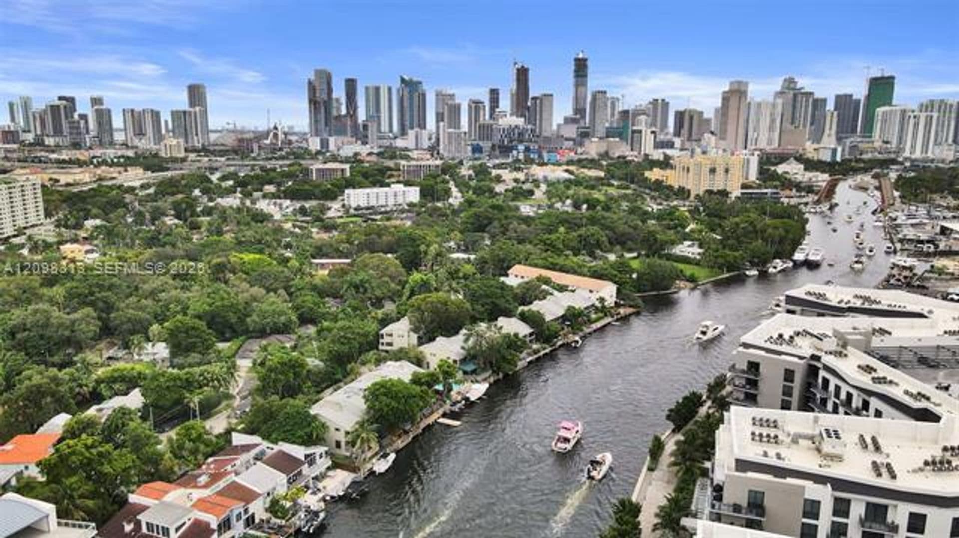 Miami Townhome: 1000 NW N River Dr th 6