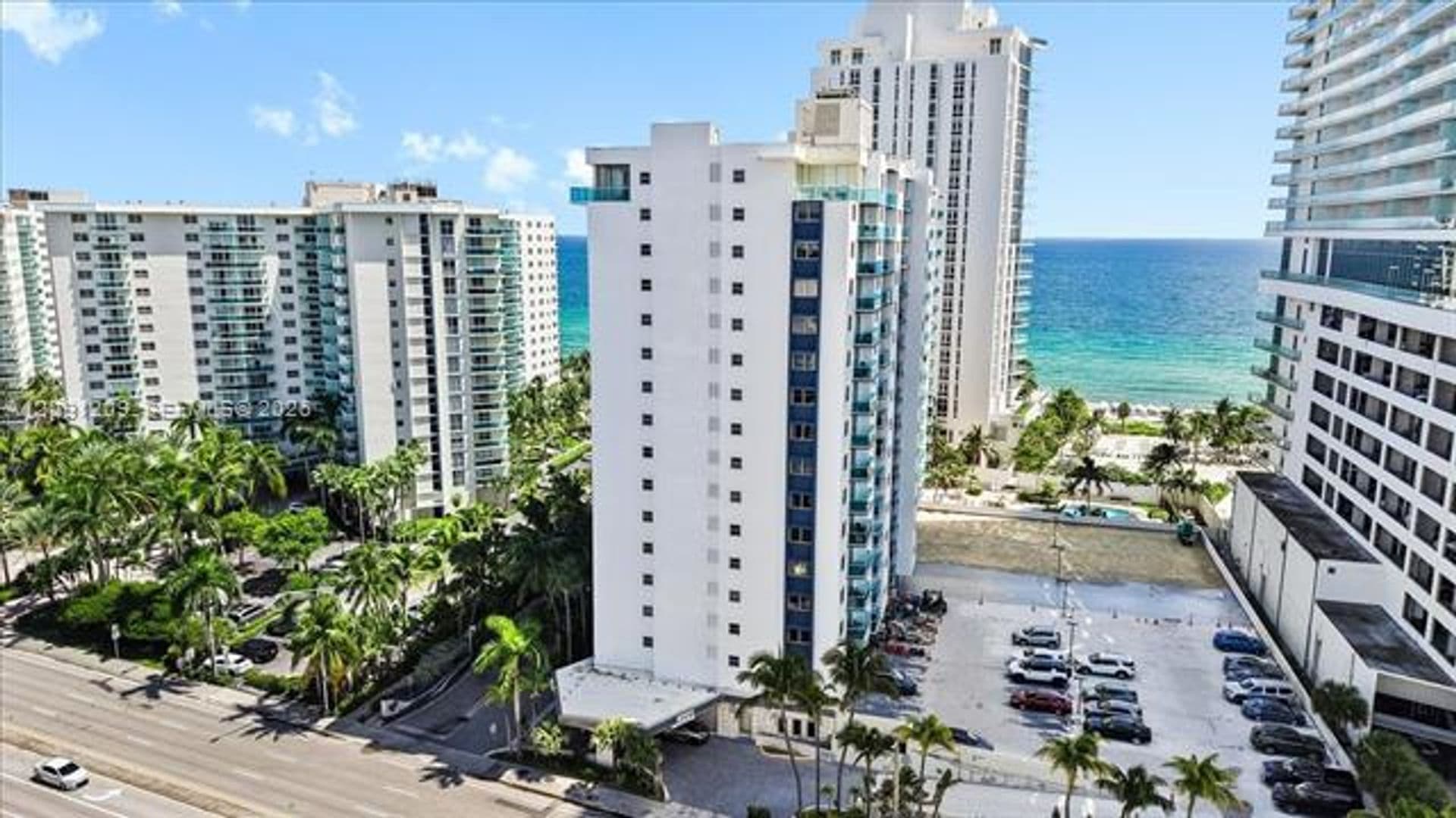 Hollywood Condo: 4001 S Ocean Dr cu-10R