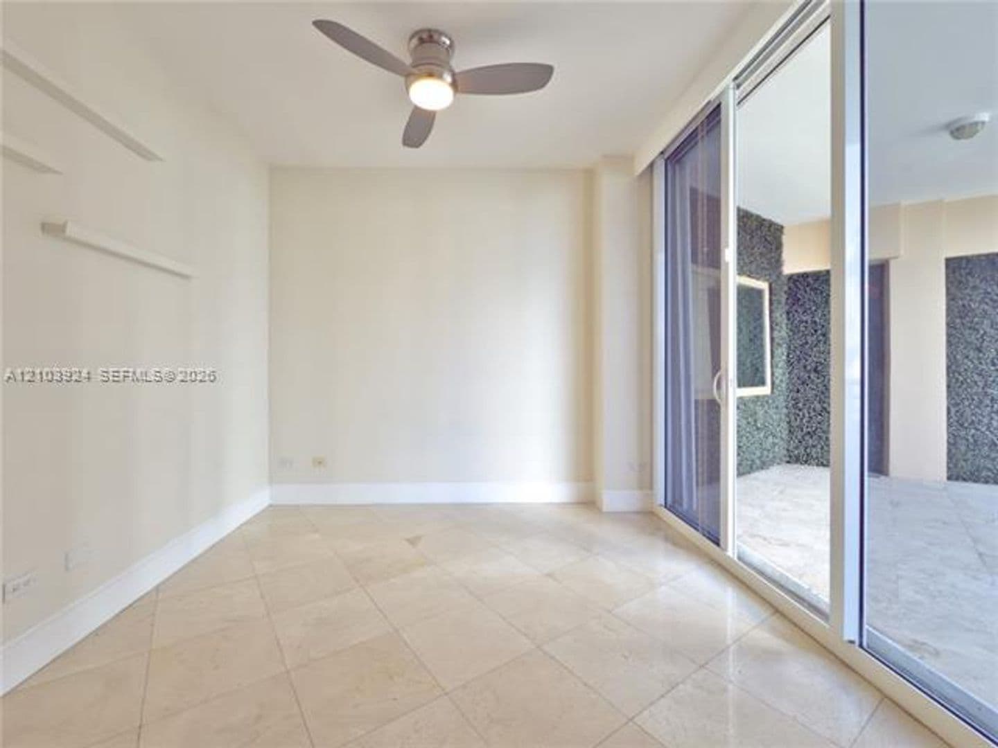 Miami Condo: 848 Brickell Key Dr cu-306