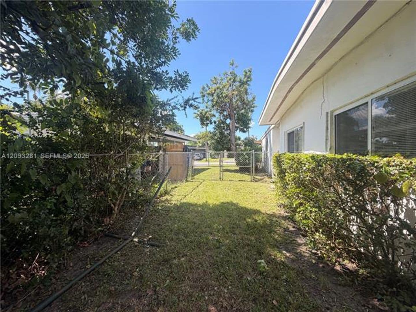 North Miami Beach House: 19091 NE 20th Ct # 19091
