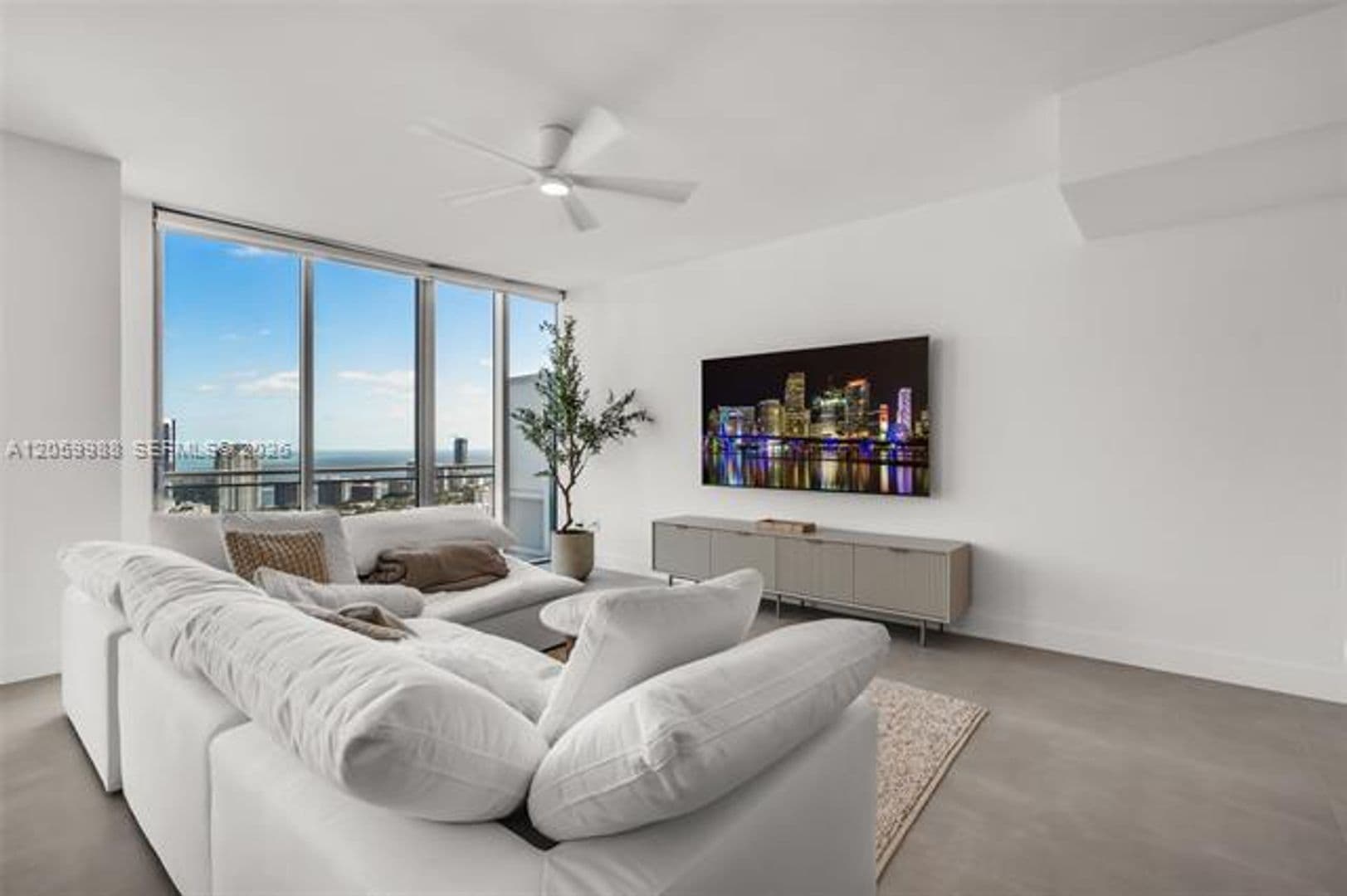 Miami Condo: 92 SW 3rd St cu-5204