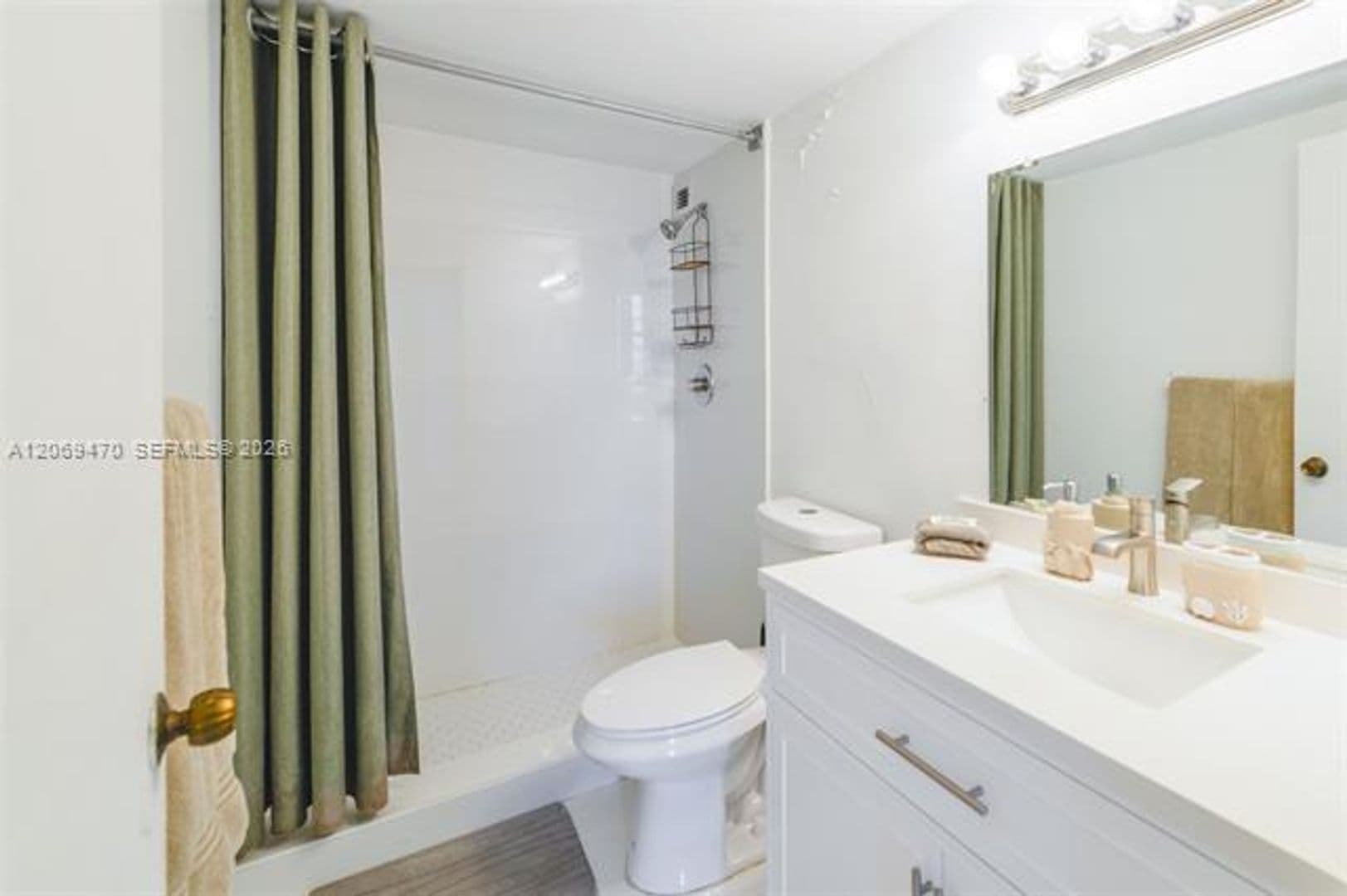 Miami Beach Condo: 5601 Collins Ave cu-512