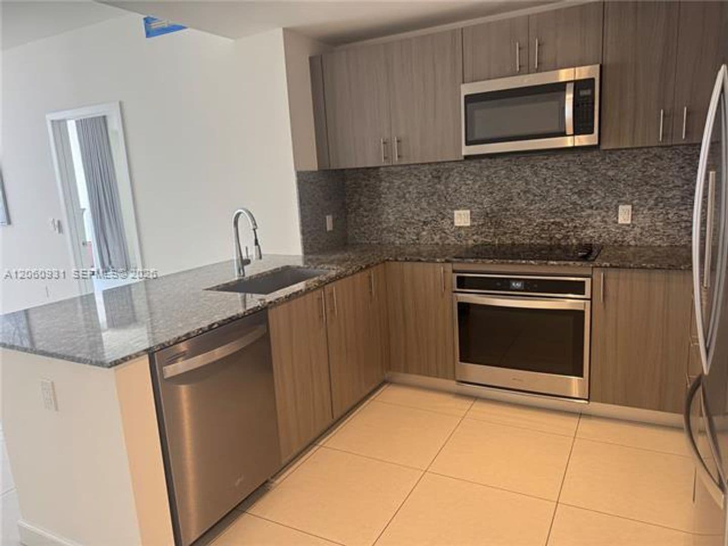 Doral House: 5350 NW 84th Ave cu-1706