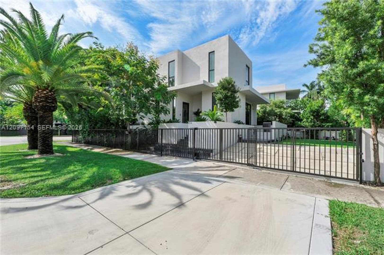 Miami Beach House: 4364 Alton Rd # 4364