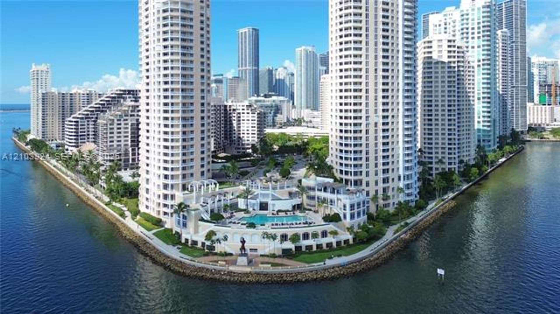 Miami Condo: 848 Brickell Key Dr cu-306