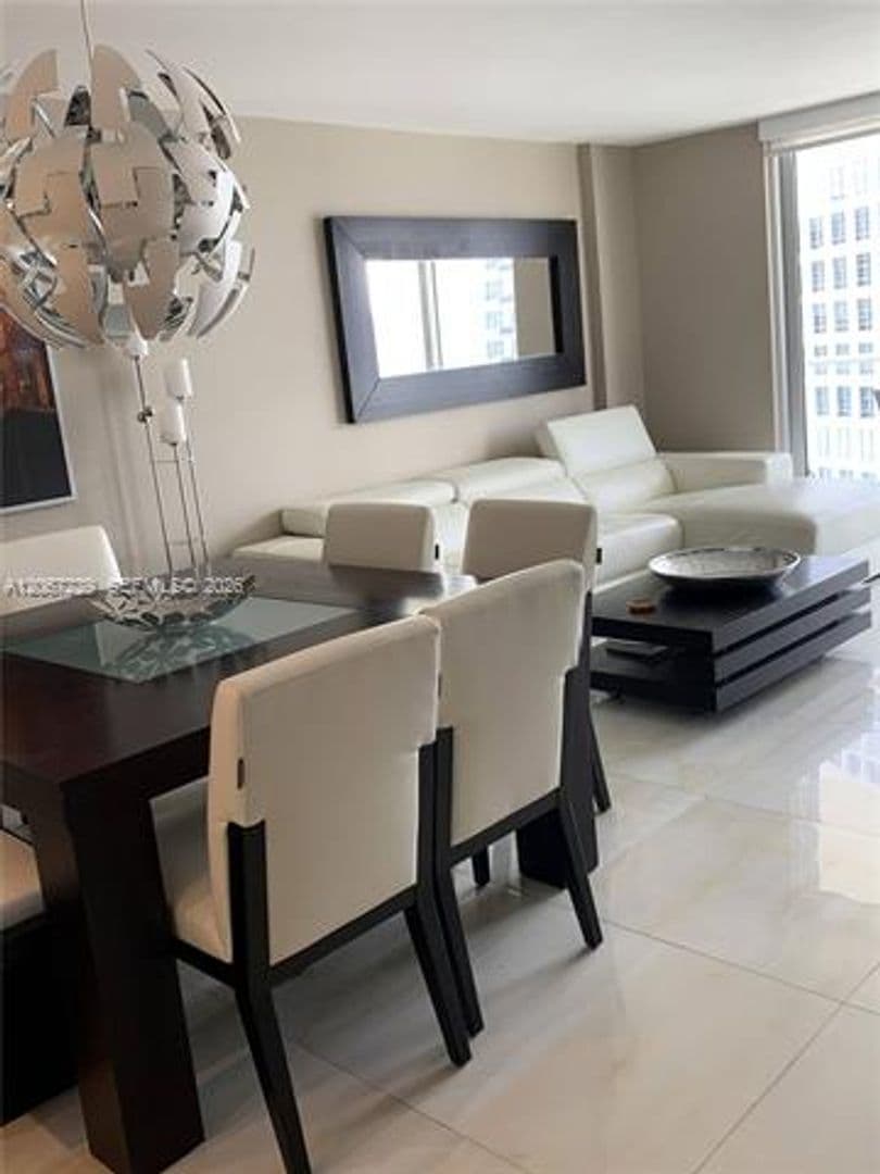 Miami Beach Condo: 5701 Collins Ave cu-1003