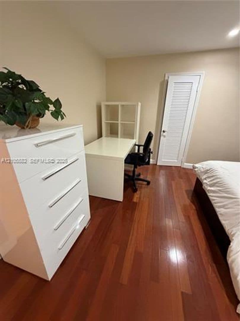 Miami House: 2215 NE 204th St # 2215