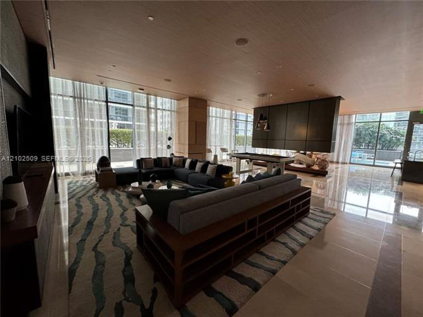 Miami Condo: 45 SW 9th St cu-3010