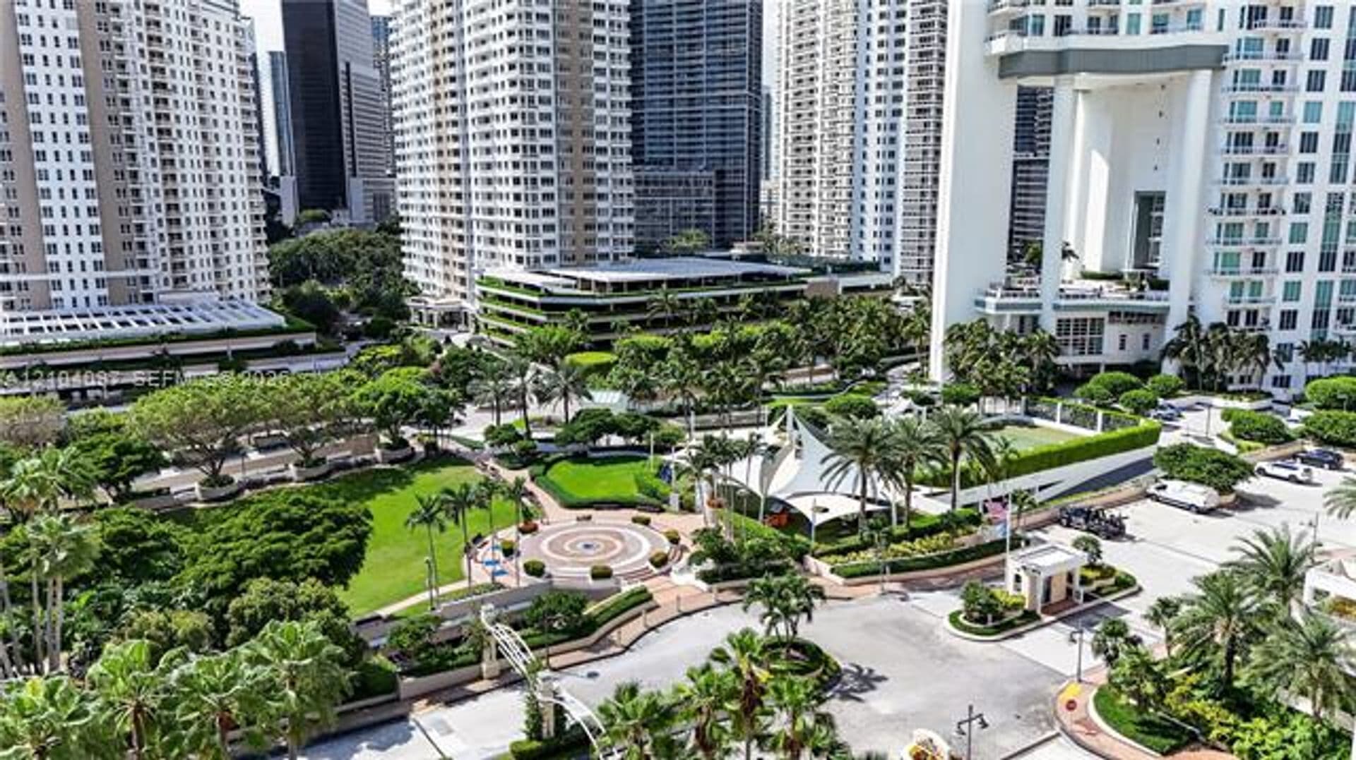 Miami Condo: 540 Brickell Key Dr cu-916