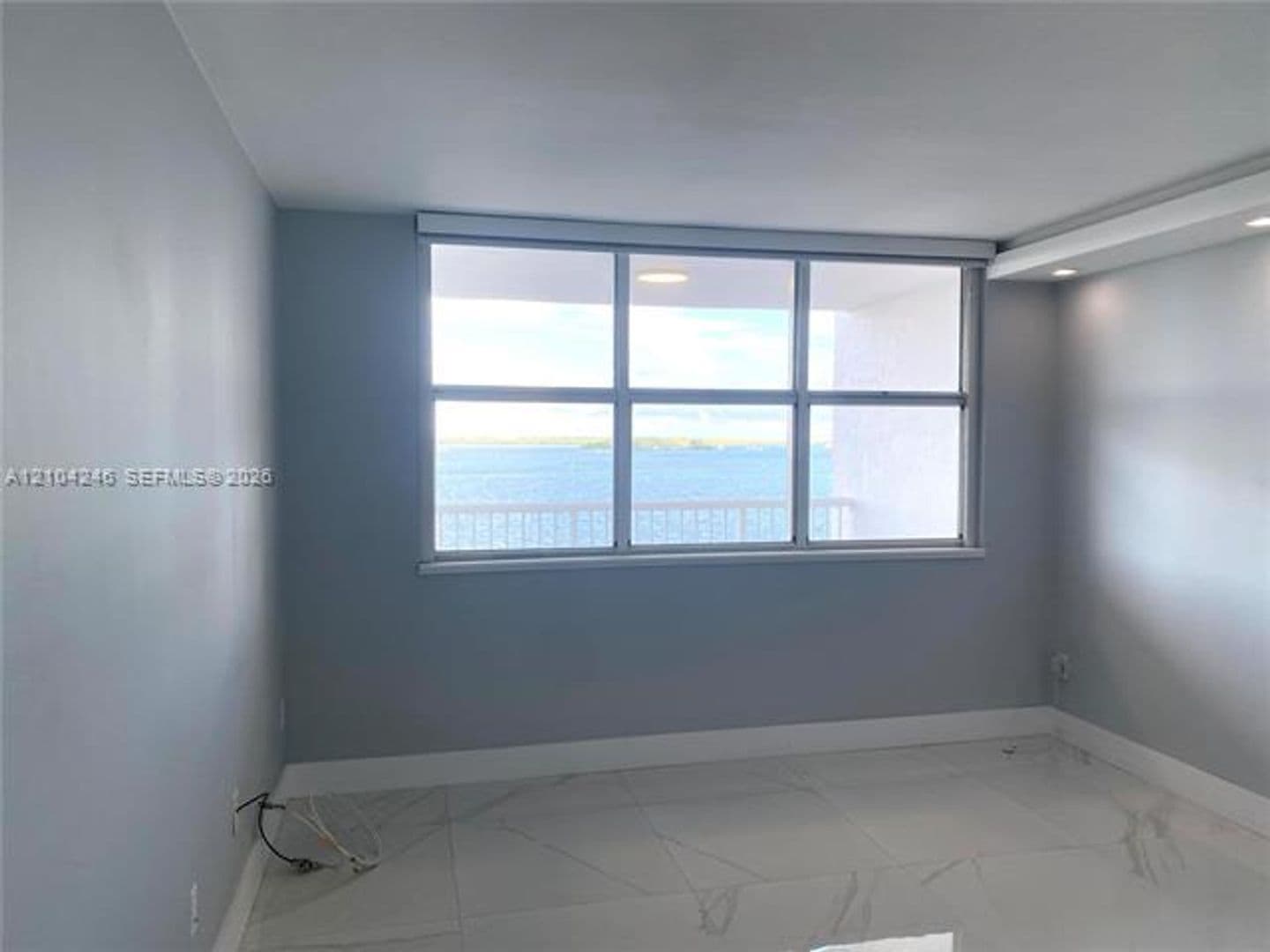 Miami Condo: 1420 Brickell Bay Dr cu-702E