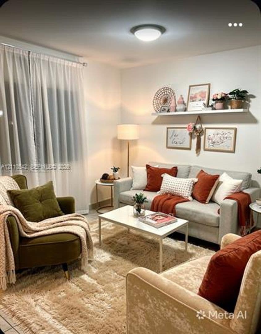Hollywood Townhome: 3301 NW Raleigh St th 4A