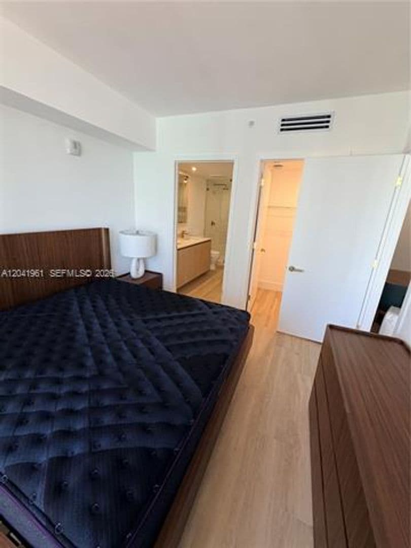 Miami Condo: 90 NE 32nd St cu-702