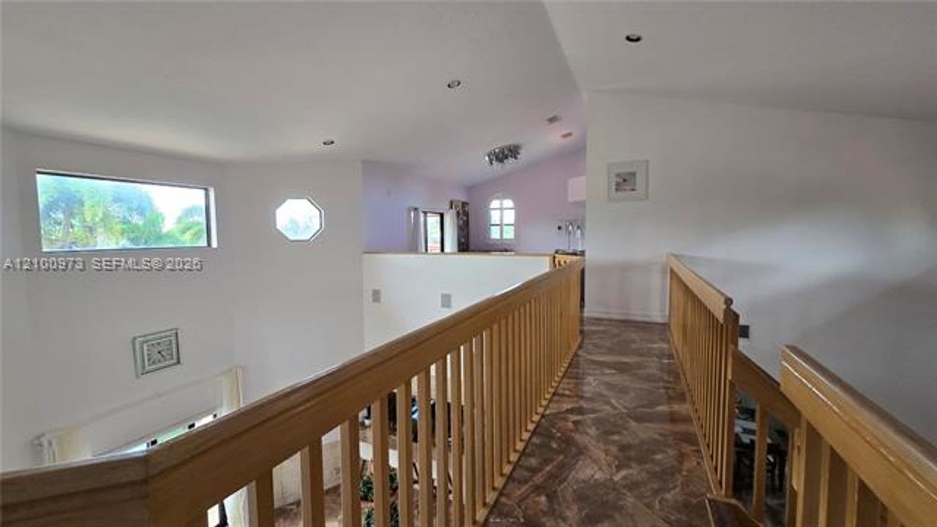 Hollywood House: 741 Tyler St # 741