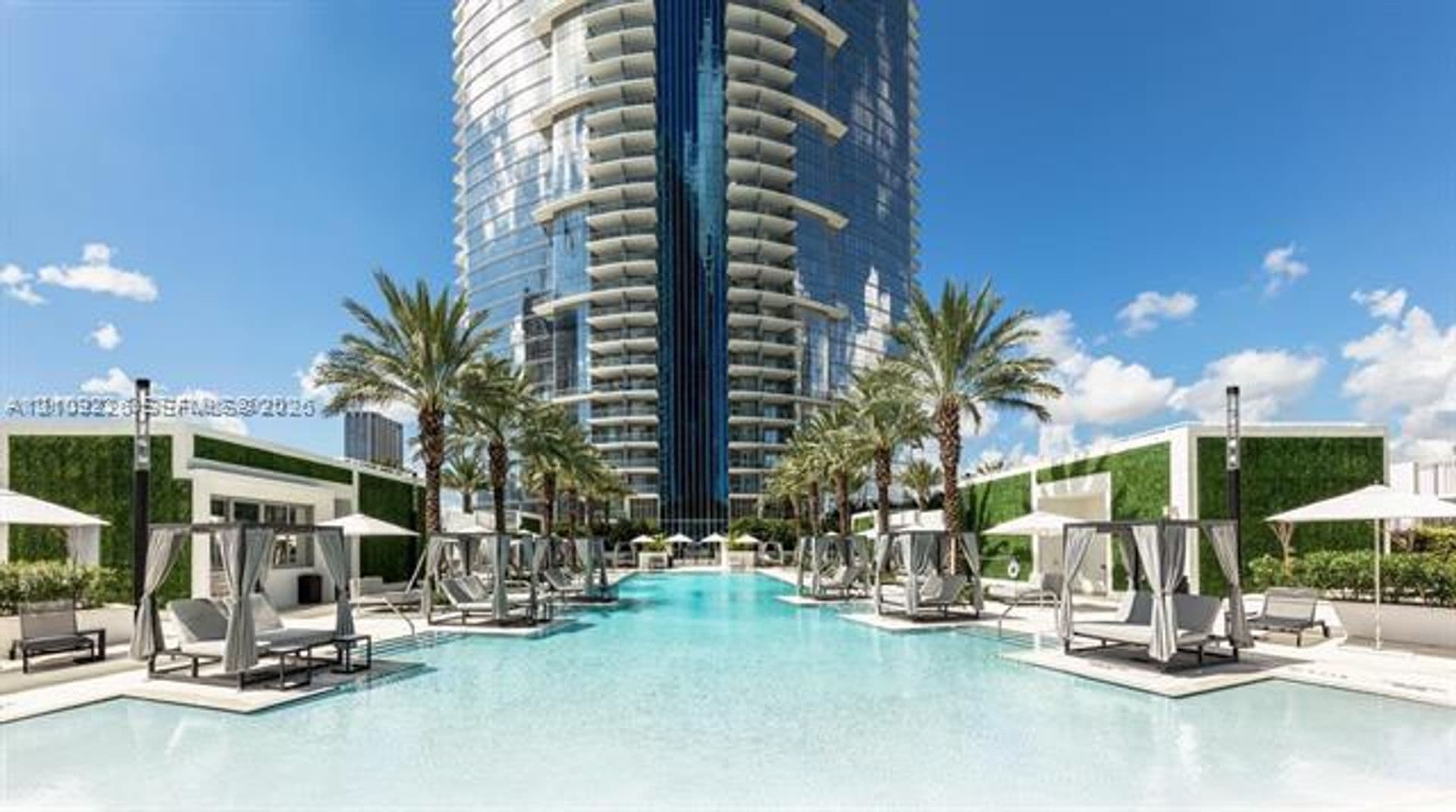Miami Condo: 851 NE 1st Ave cu-1811