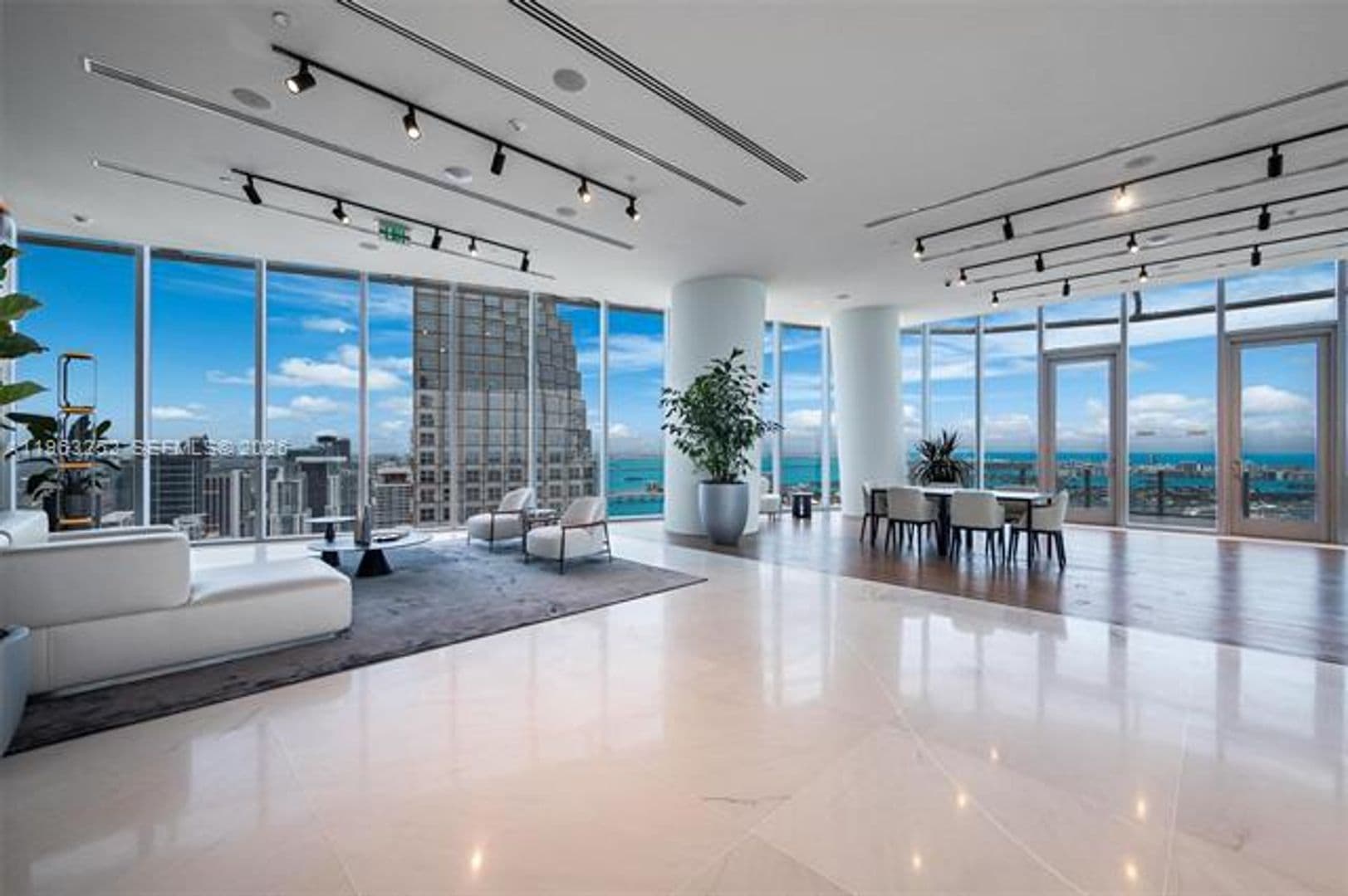 Miami Condo: 300 Biscayne Blvd Way cu-4404