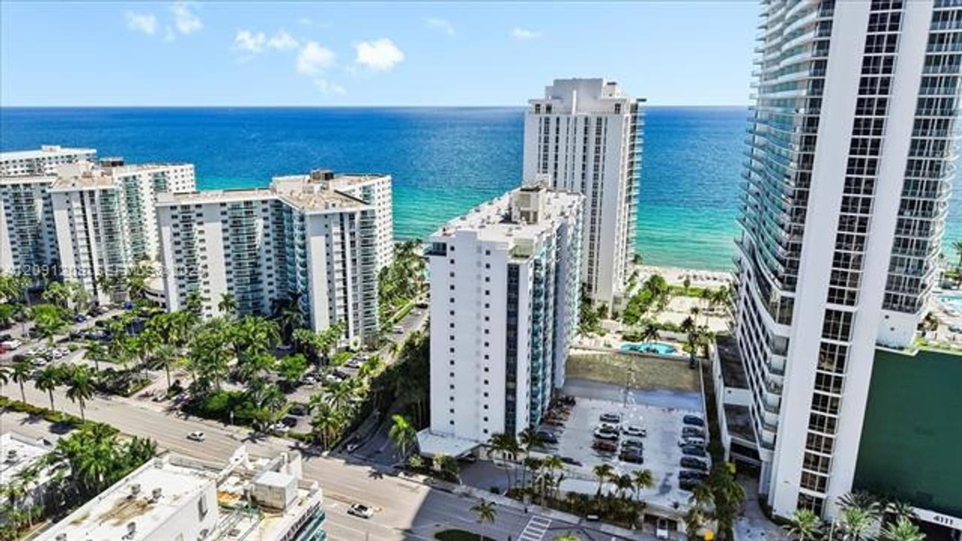 Hollywood Condo: 4001 S Ocean Dr cu-10R