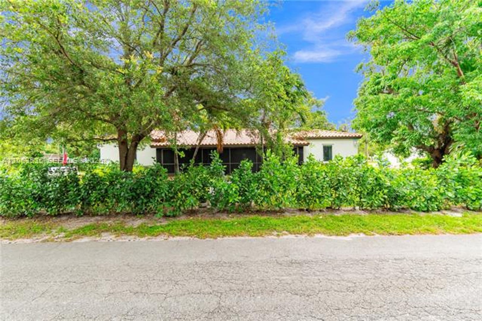 Biscayne Park House: 11201 NE 10th Ave cu-11203