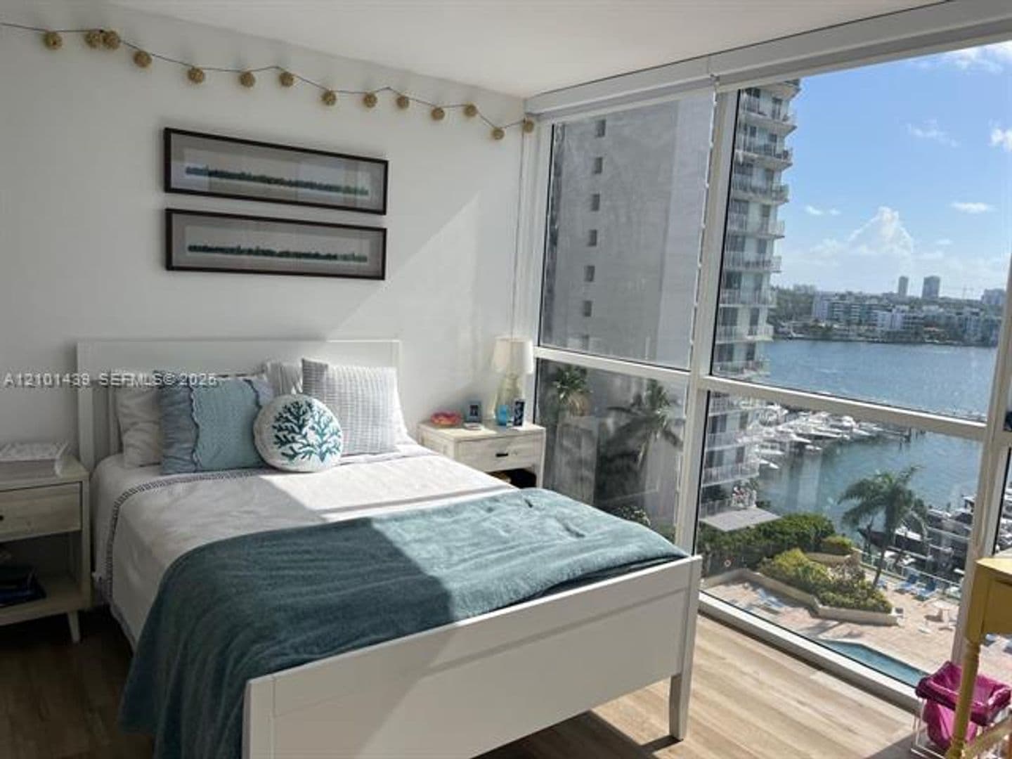 North Bay Village House: 7601 E Treasure Dr cu-1107