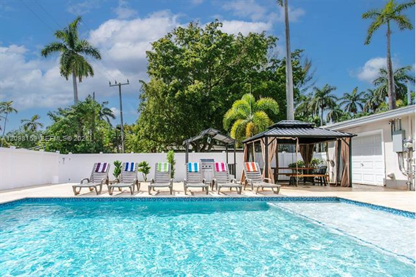 Hollywood House: 1254 Harrison St # 1254