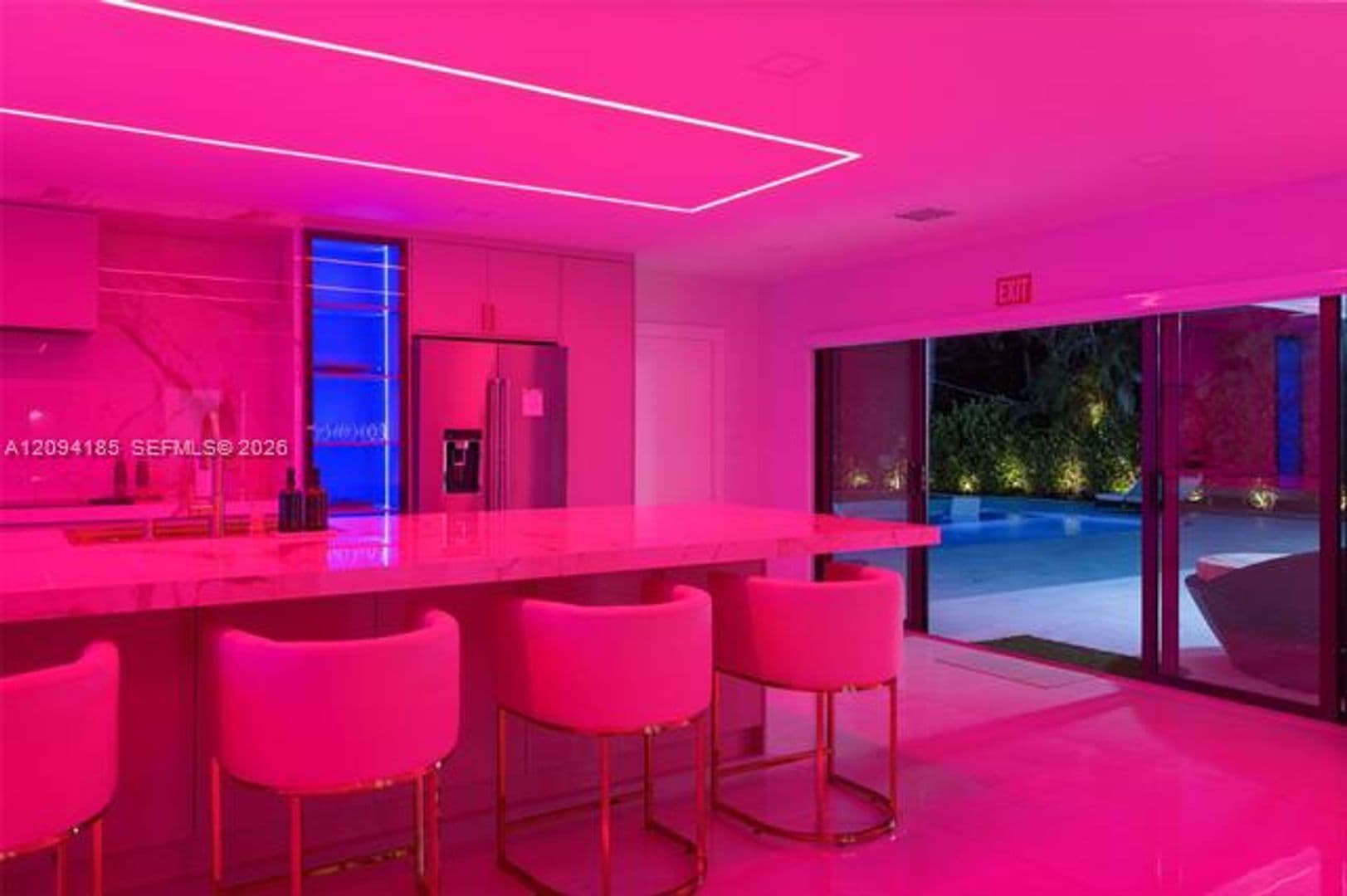 Hollywood House: 1117 Adams St # 1117