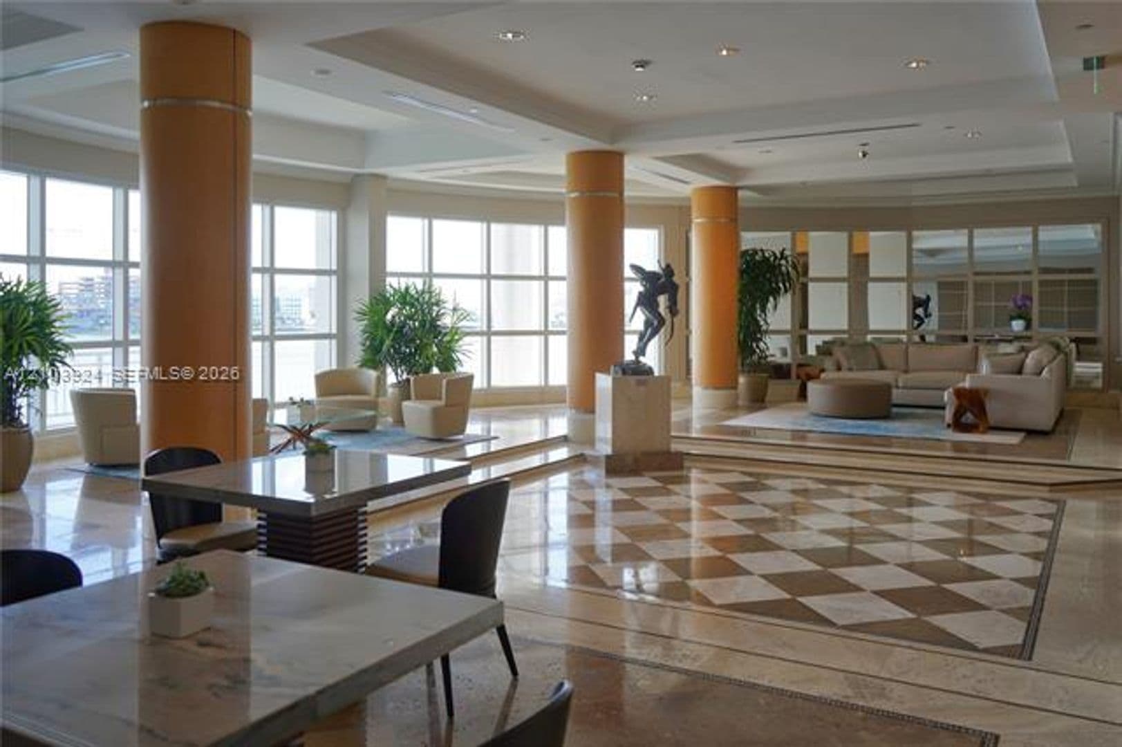 Miami Condo: 848 Brickell Key Dr cu-306