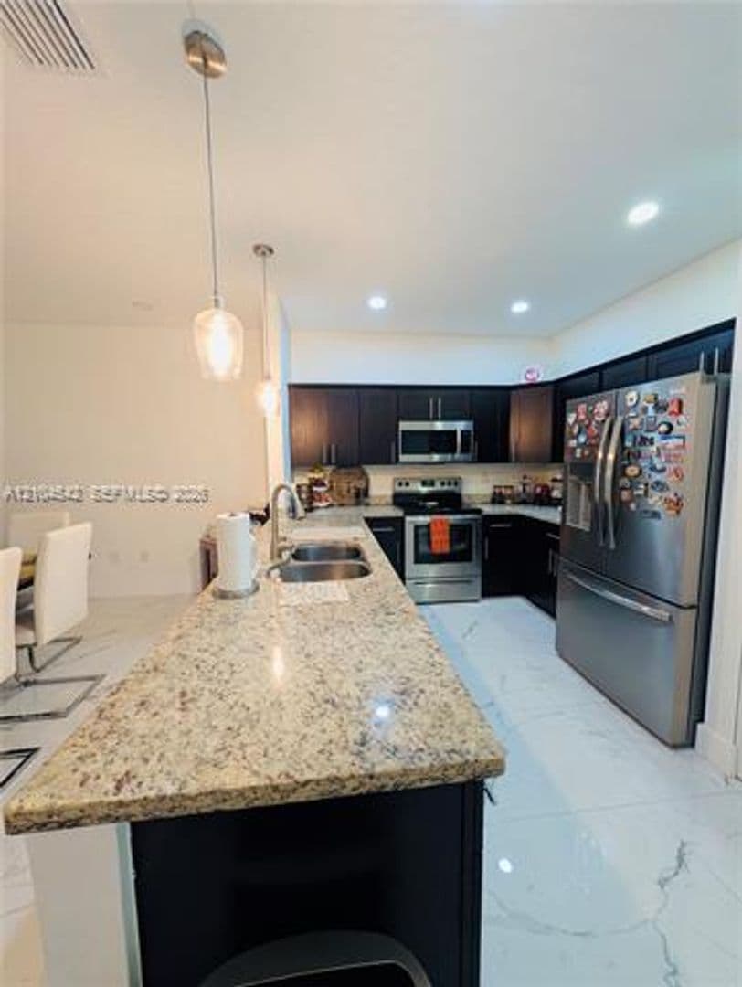 Hialeah House: 8137 NW 199th Ter # 8137