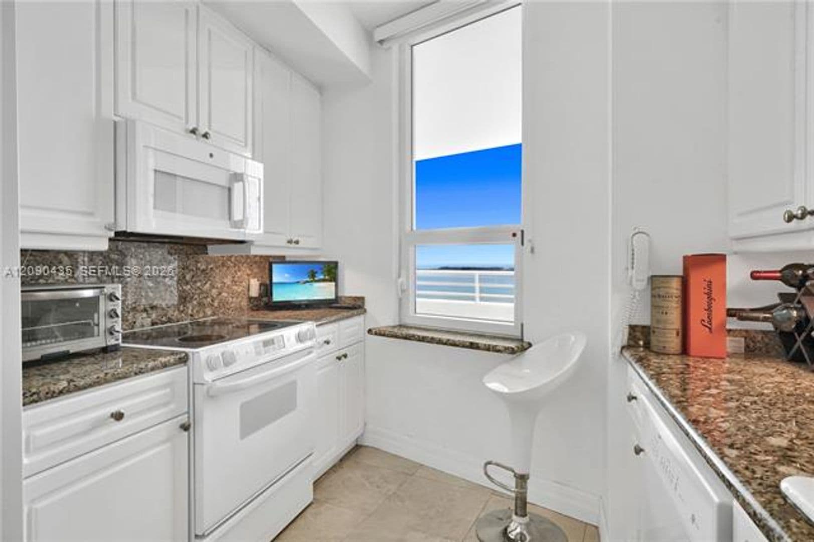 Miami Condo: 808 Brickell Key Dr cu-2506