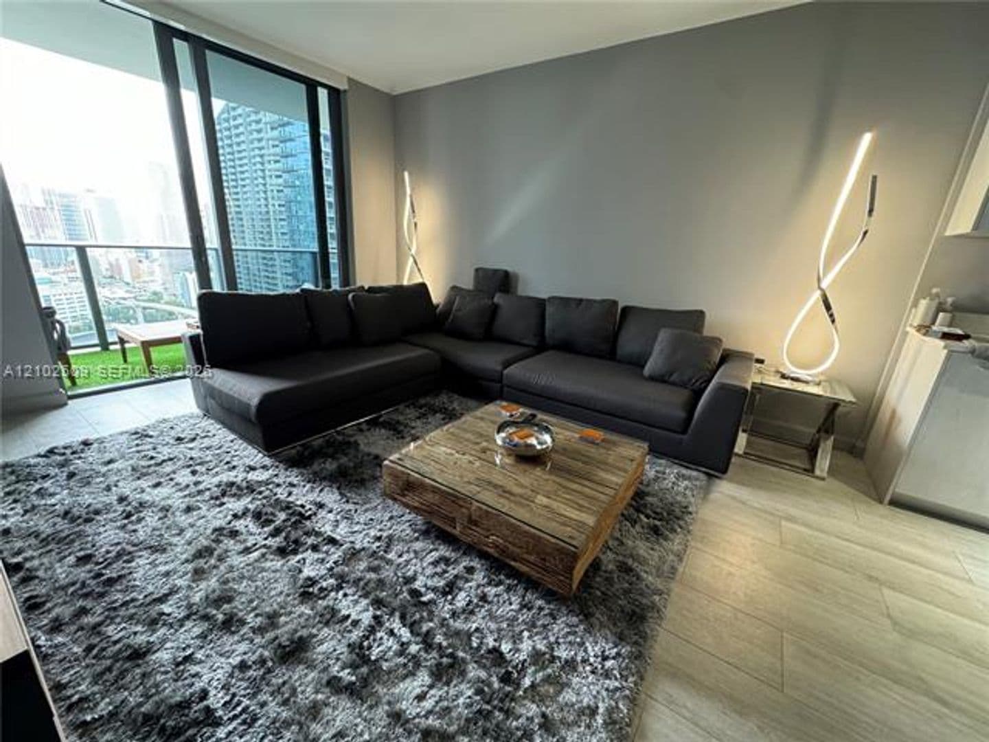 Miami Condo: 45 SW 9th St cu-3010