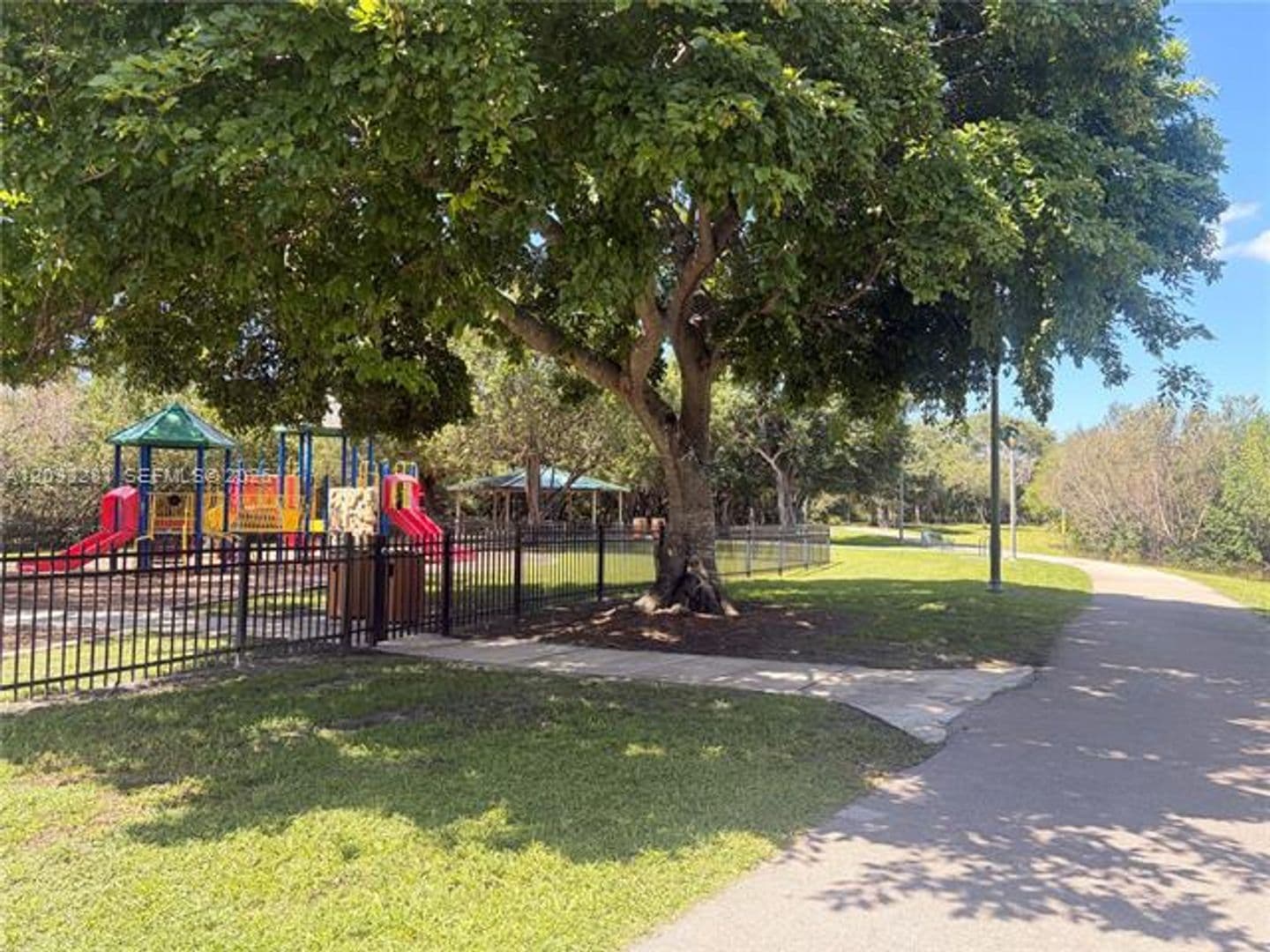 North Miami Beach House: 19091 NE 20th Ct # 19091