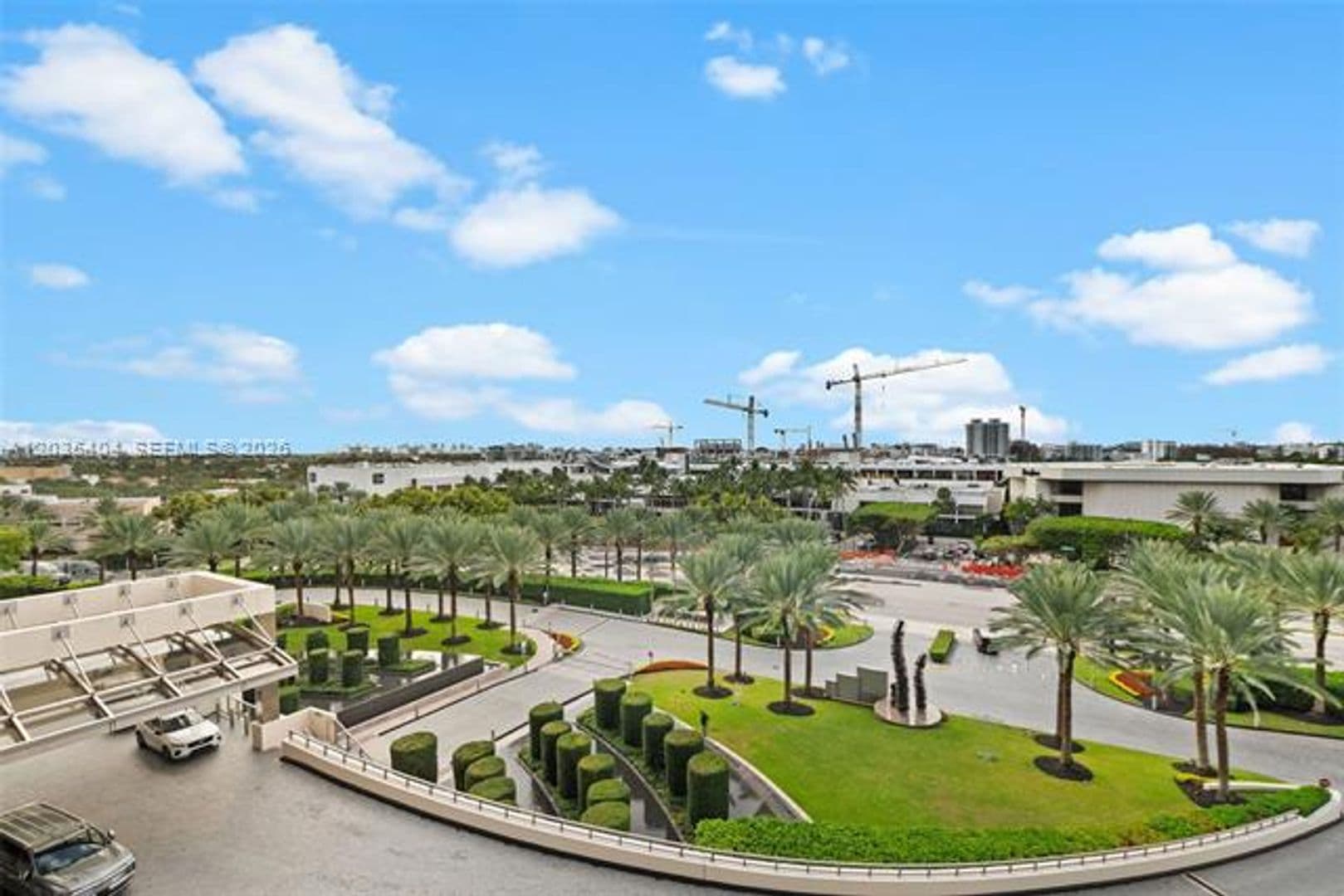 Bal Harbour Condo: 9705 Collins Ave cu-605N