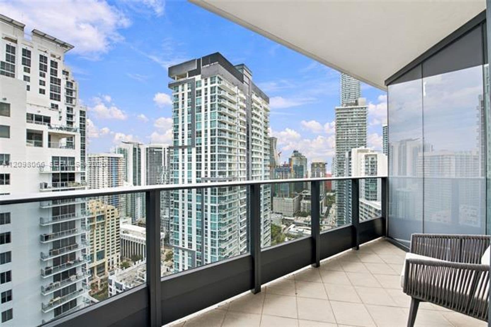 Miami Condo: 1000 Brickell Plz cu-3401