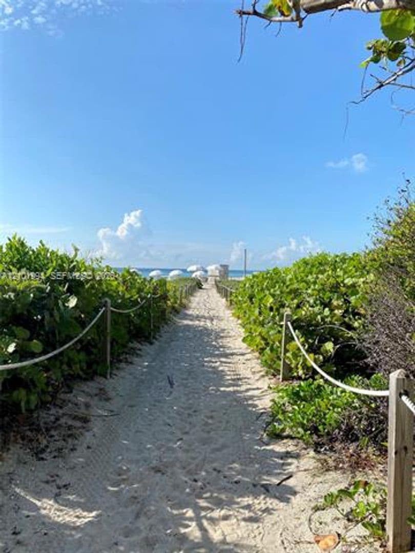 Miami Beach Condo: 2301 Collins Av cu-737