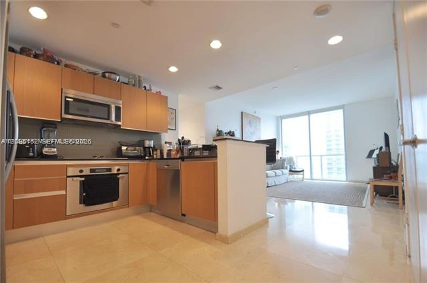 Miami Condo: 1060 Brickell Ave cu-3111