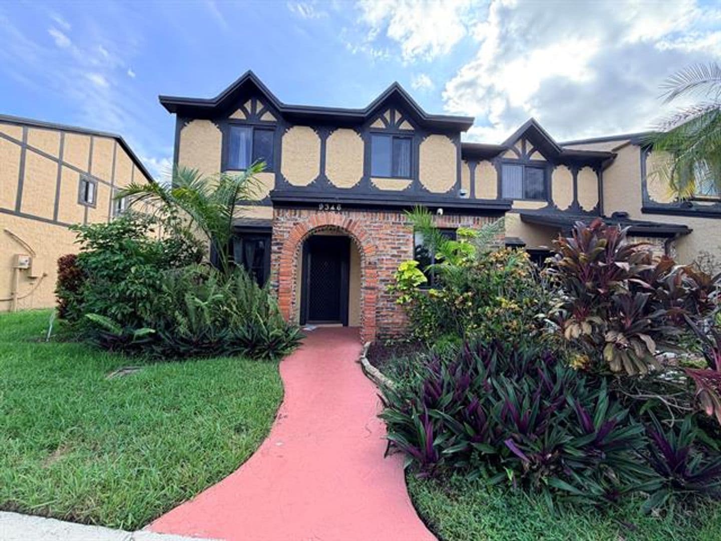 Sunrise House: 9346 NW 49th Pl th 9346