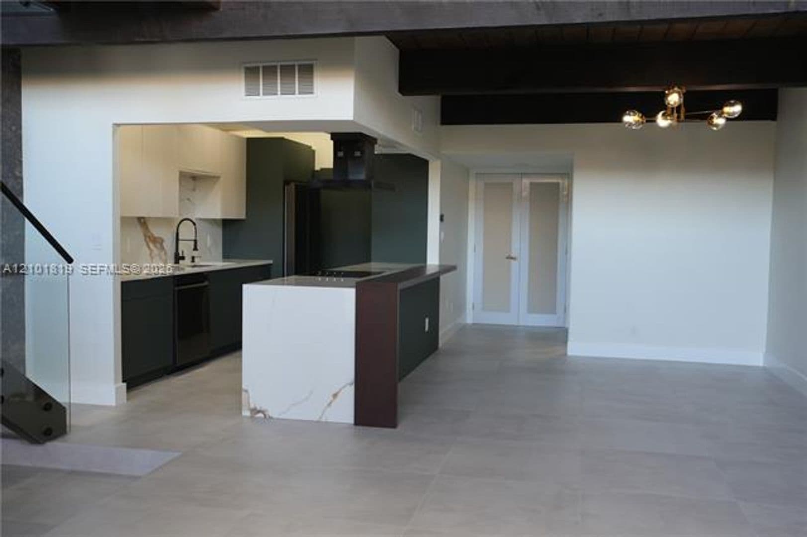 Plantation Townhome: 701 E Coco Plum Cir th 8
