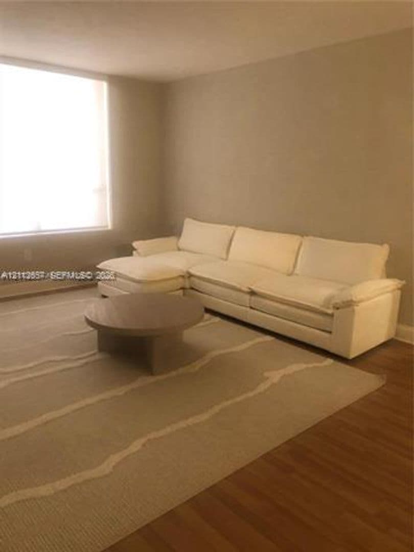 Bal Harbour Condo: 10185 Collins Ave cu-1016