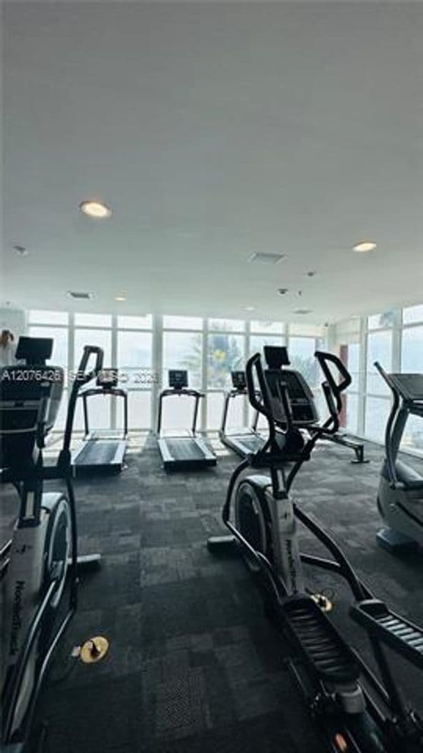 Miami Condo: 1155 Brickell Bay Dr cu-1906