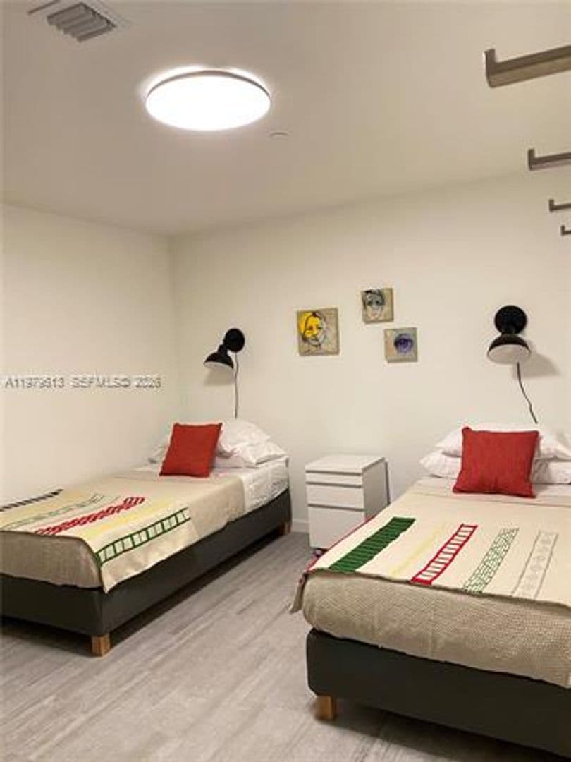 Miami Condo: 1000 Brickell Plaza cu-3807
