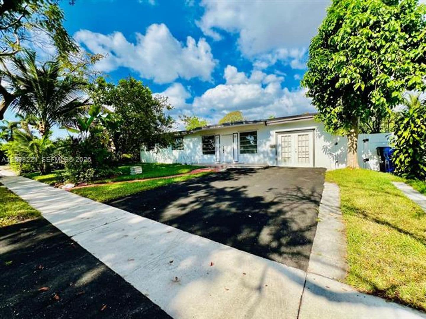 North Miami Beach House: 18320 NE 7th Ct # 18320