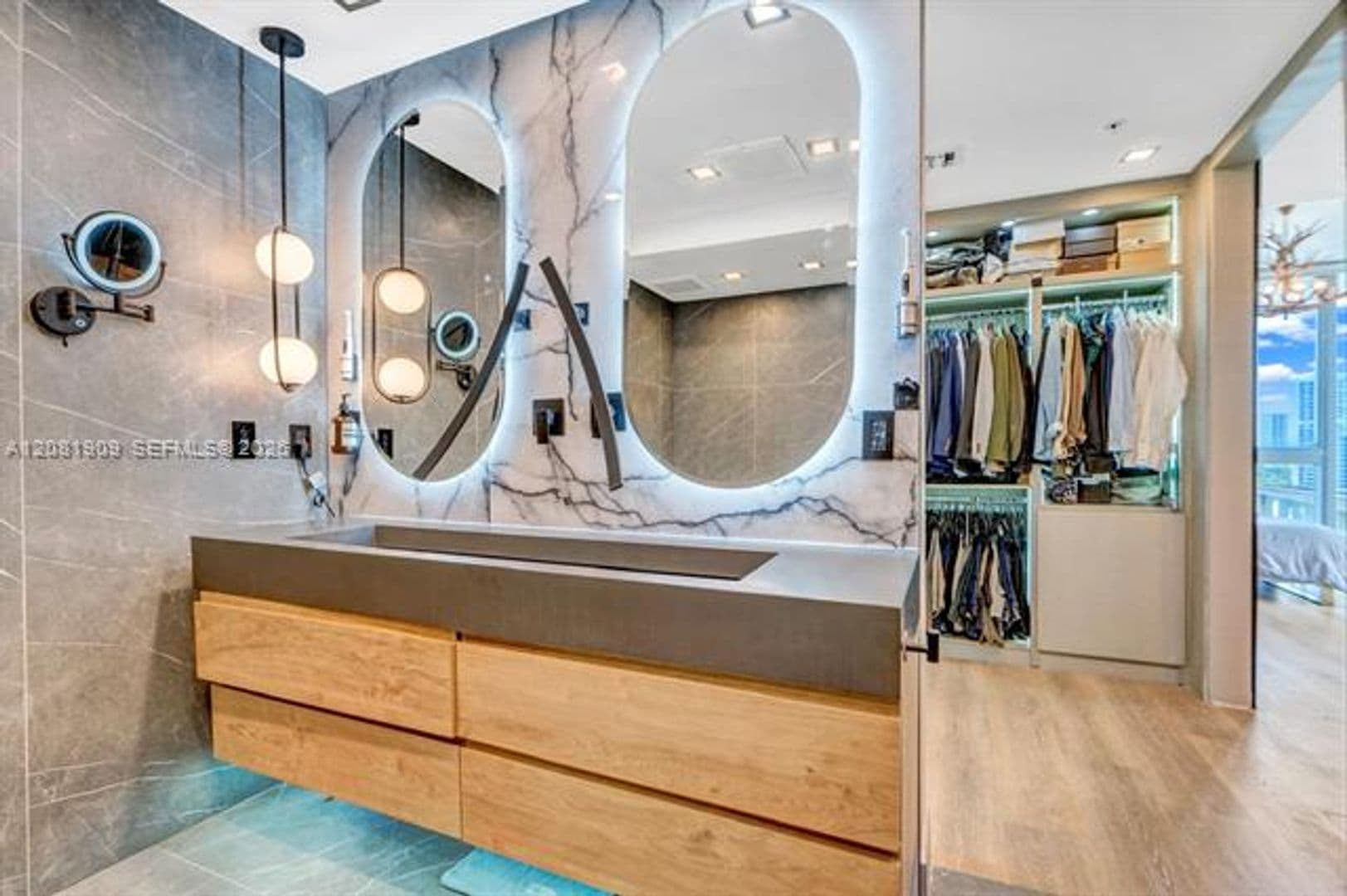 Miami Condo: 92 SW 3rd St cu-901
