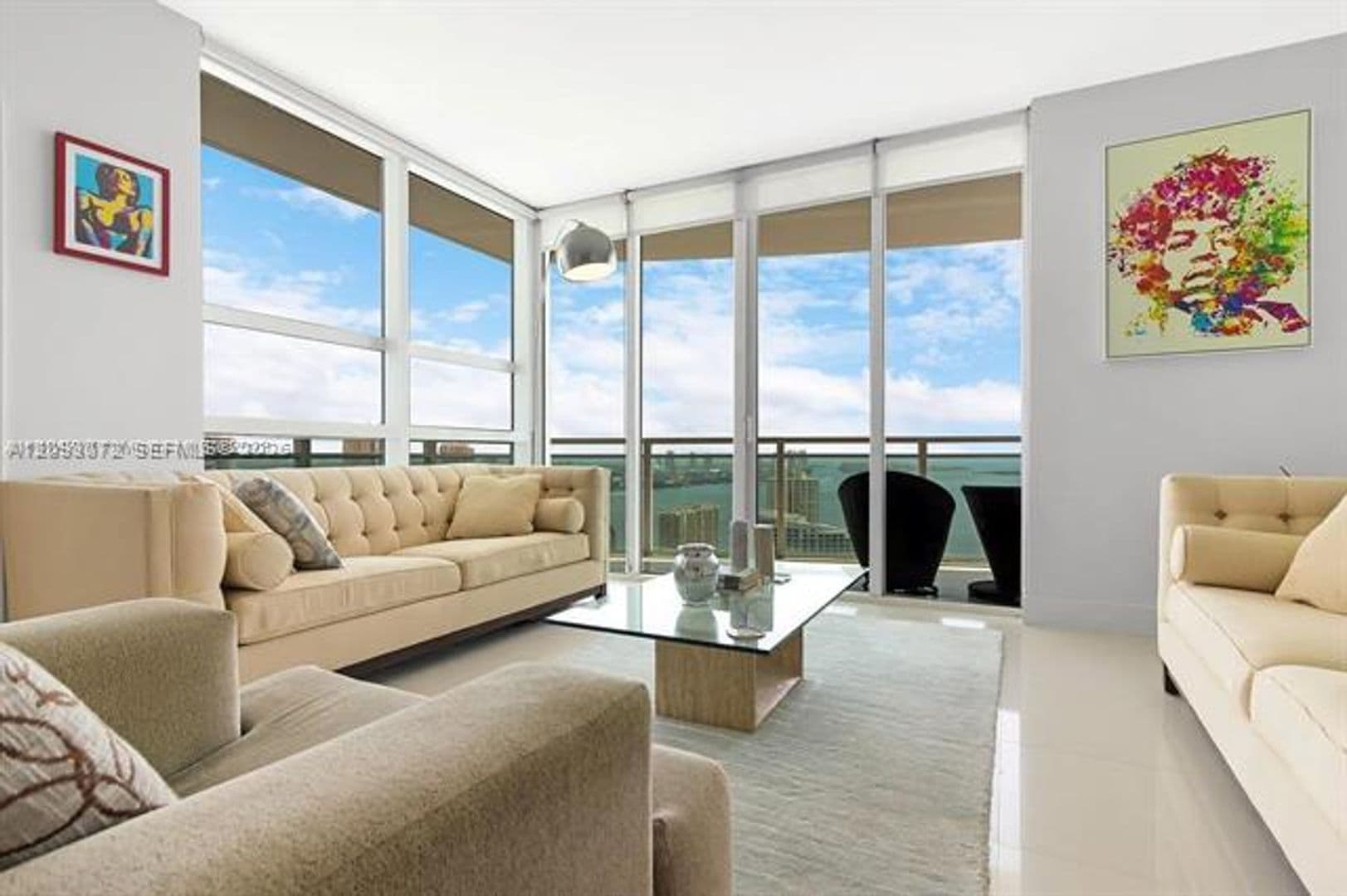 Miami Condo: 950 Brickell Bay Dr cu-3710