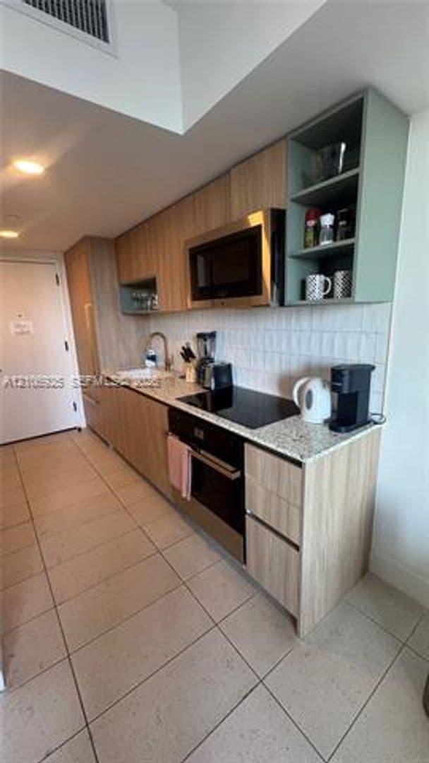 Miami Condo: 159 NE 6 Street cu-3707