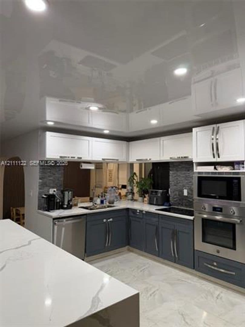 Hollywood Townhome: 5020 Sheridan St th 2