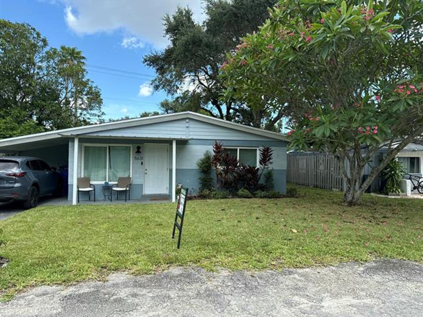 Hollywood House: 5631 Freedom St # 5631