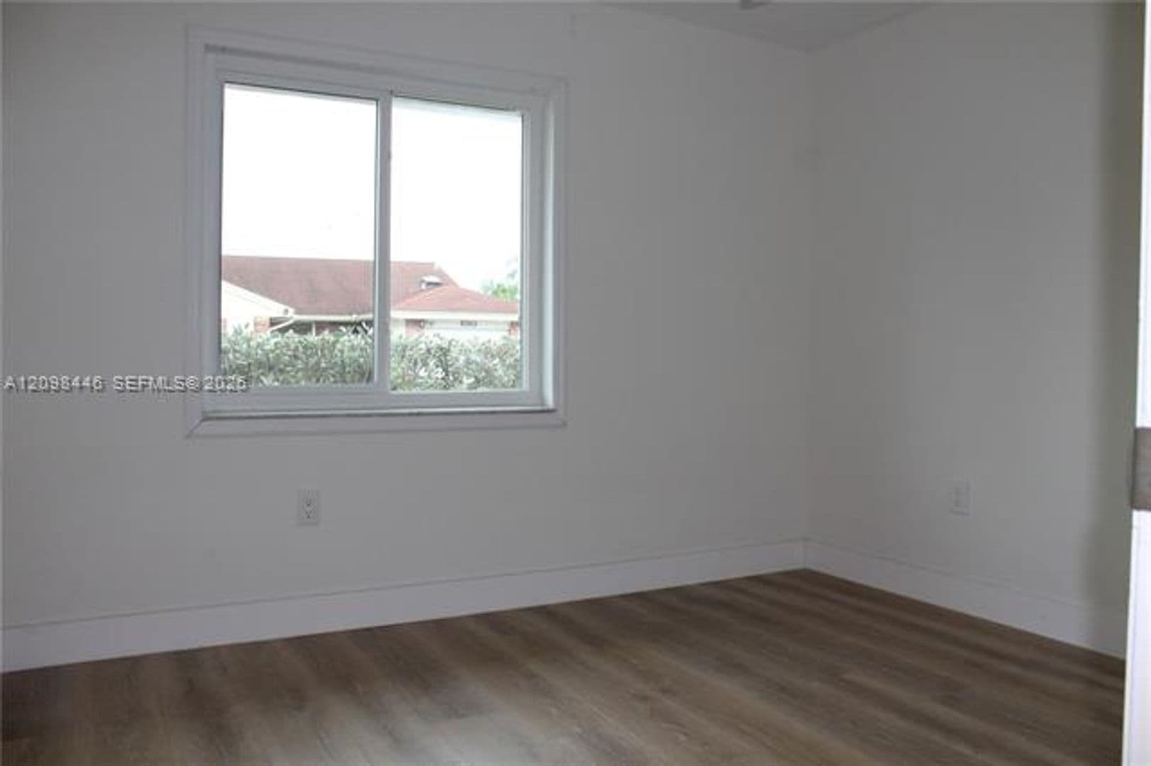 Davie House: 681 Pine Ridge Ter # 0