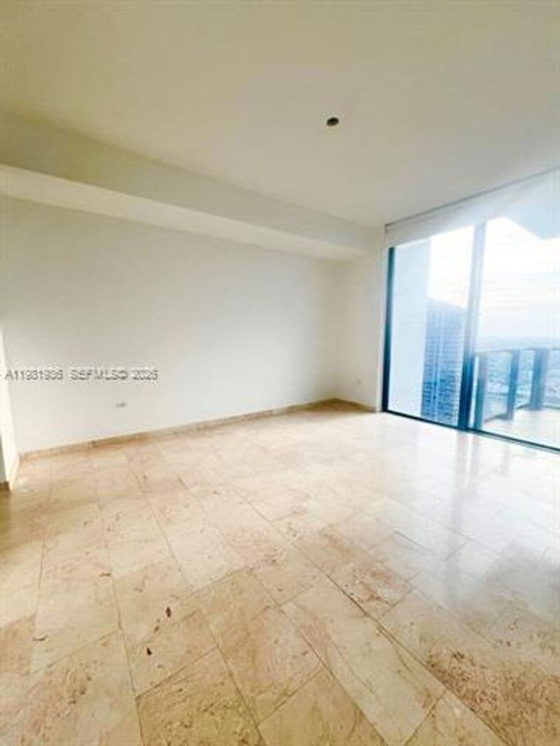 Miami Condo: 68 SE 6th St cu-3510