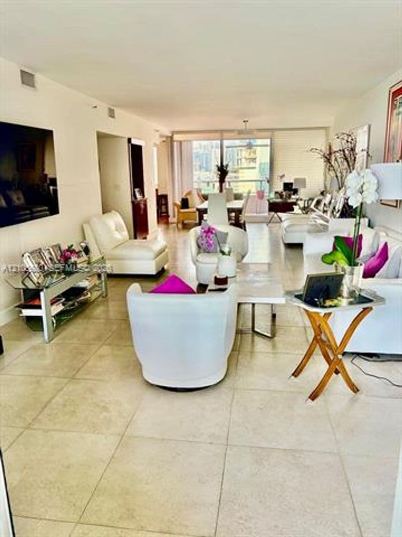 Miami Condo: 1541 Brickell Ave cu-B1104