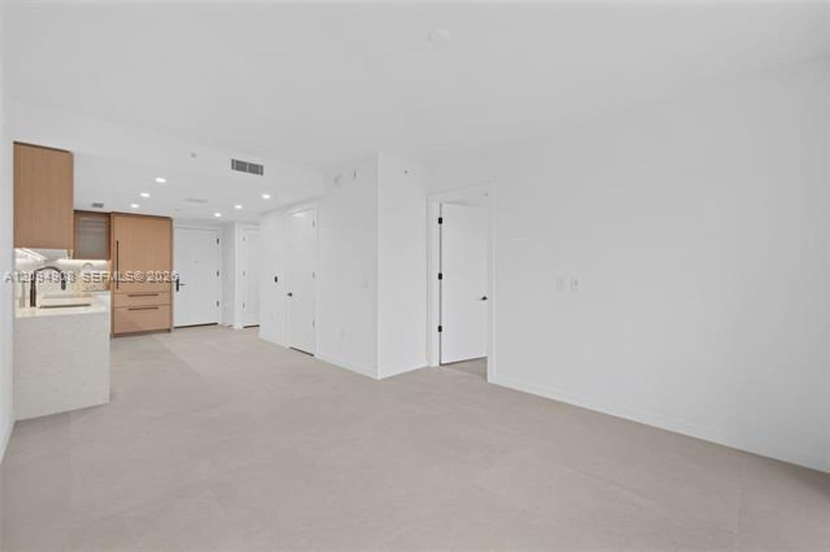 Miami Condo: 2200 Brickell Ave cu-206